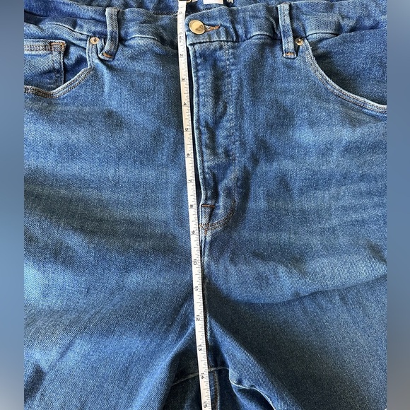 Good American Plus Size Denim Shorts Women’s 24 Longer Inseam Raw Hem - Picture 6 of 8